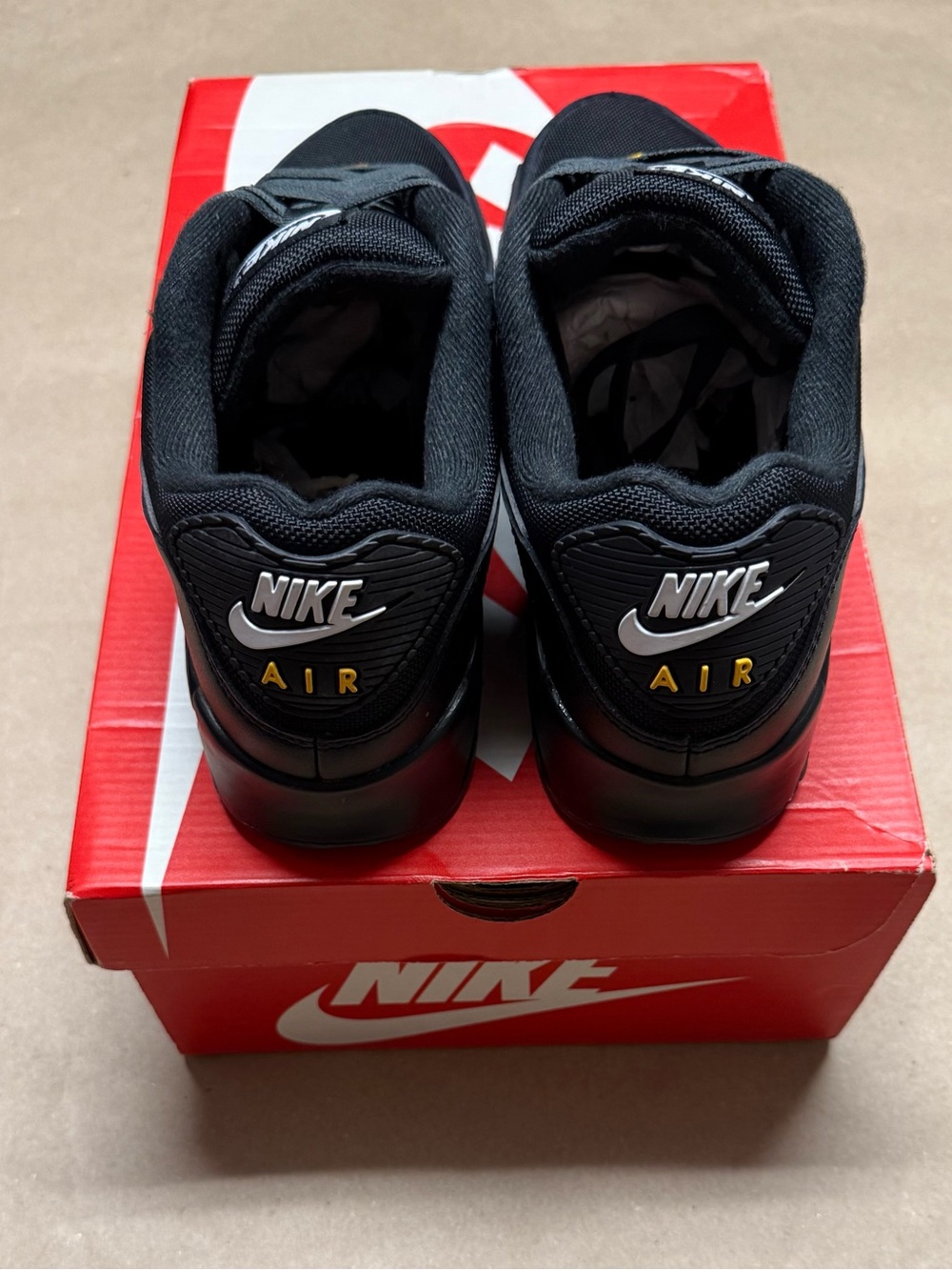 Nike Air Max 90 Black Speed Yellow Mens sz 9 Running Shoes Rare! - Picture 4 of 5